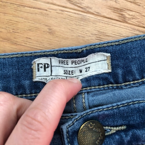 Free People skinny stretch jeans medium dark wash zipper front plain size 27 - Picture 3 of 4